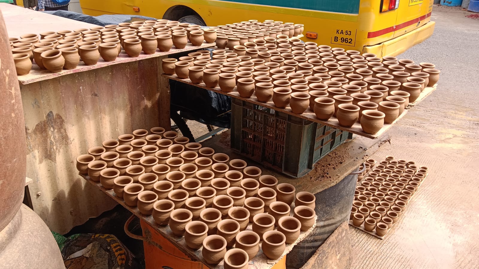 Pottery Town Visit by students of JGRVK – Ramamurthy Nagar (2)