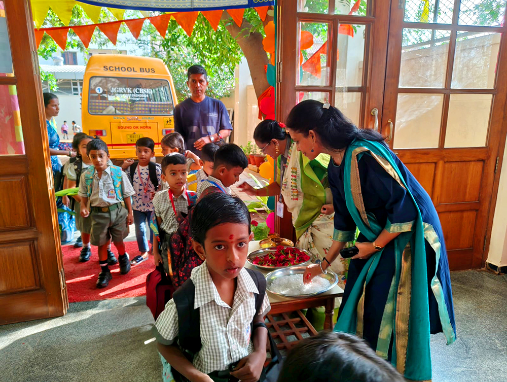 Little Children’s First Day at JGRVK – Ramamurthy Nagar (7)
