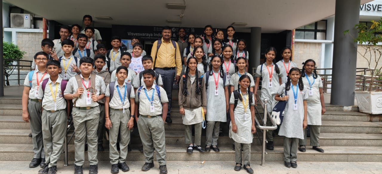 JGRVK – Ramamurthy Nagar Students Visit to Visvesvaraya Industrial & Technological Museum (1)