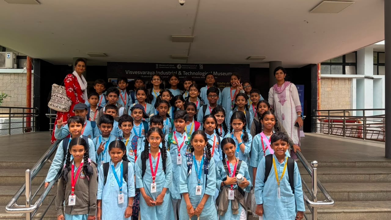 Educational Field Trip to Visvesvaraya Industrial & Technological Museum by JGRVK Students (5)