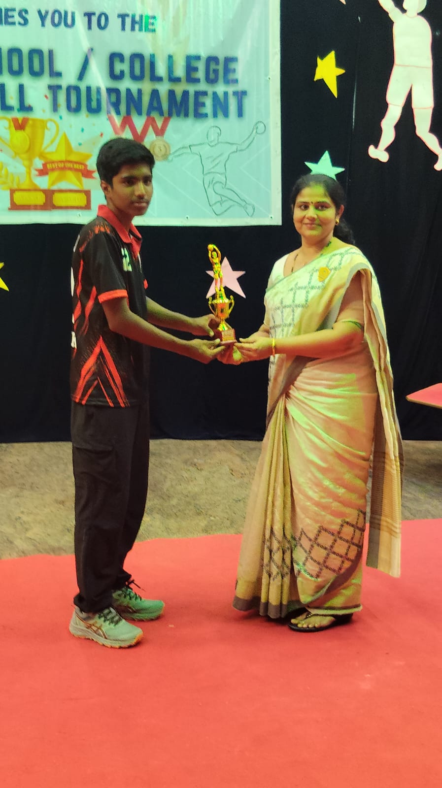 JGRV Ramamurthy Nagar Students Shine at Inter-School Throwball Competition (5)