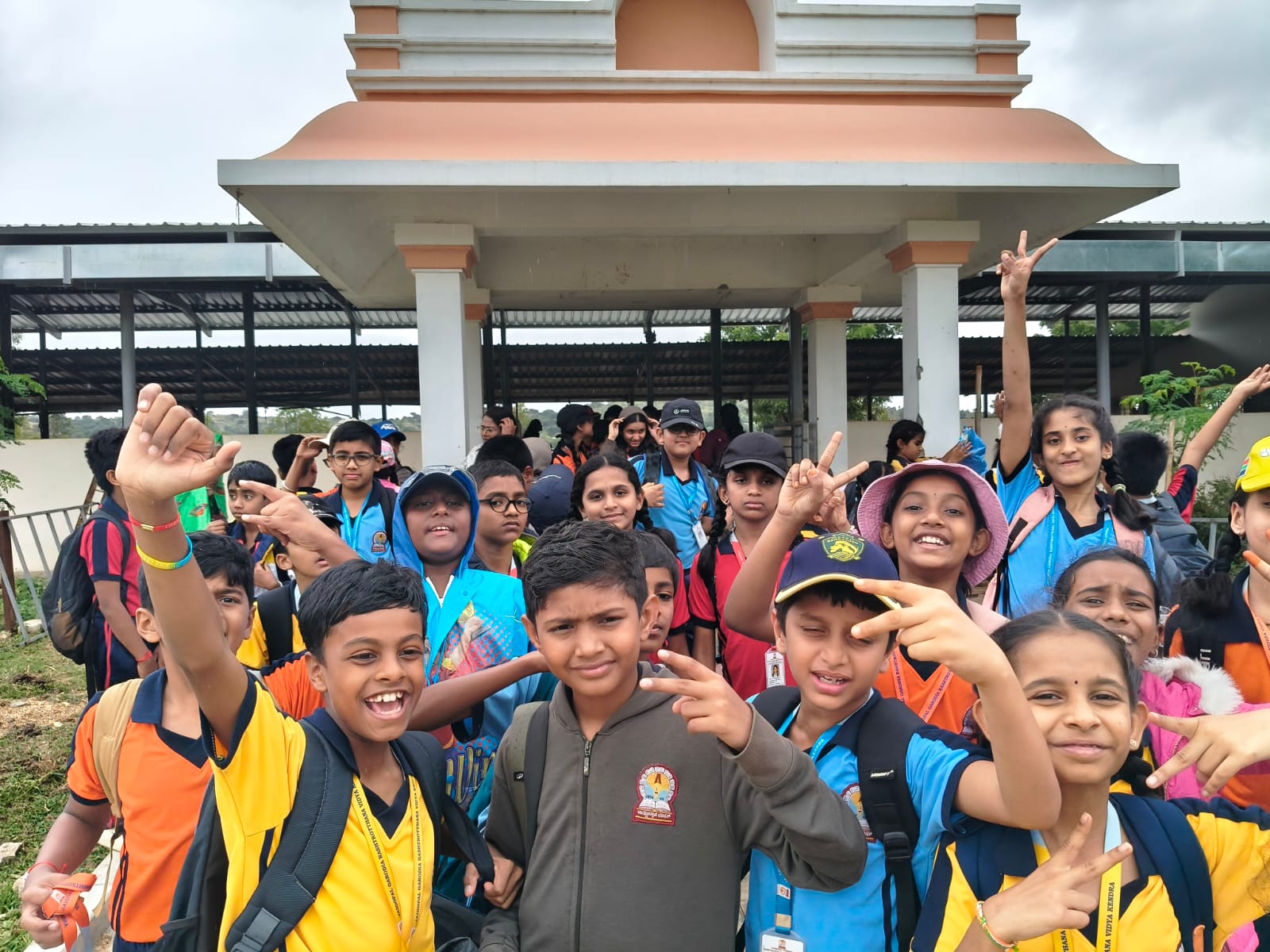 JGRVK – Ramamurthy Nagar students visit to Rashtrotthana Goshala (4)