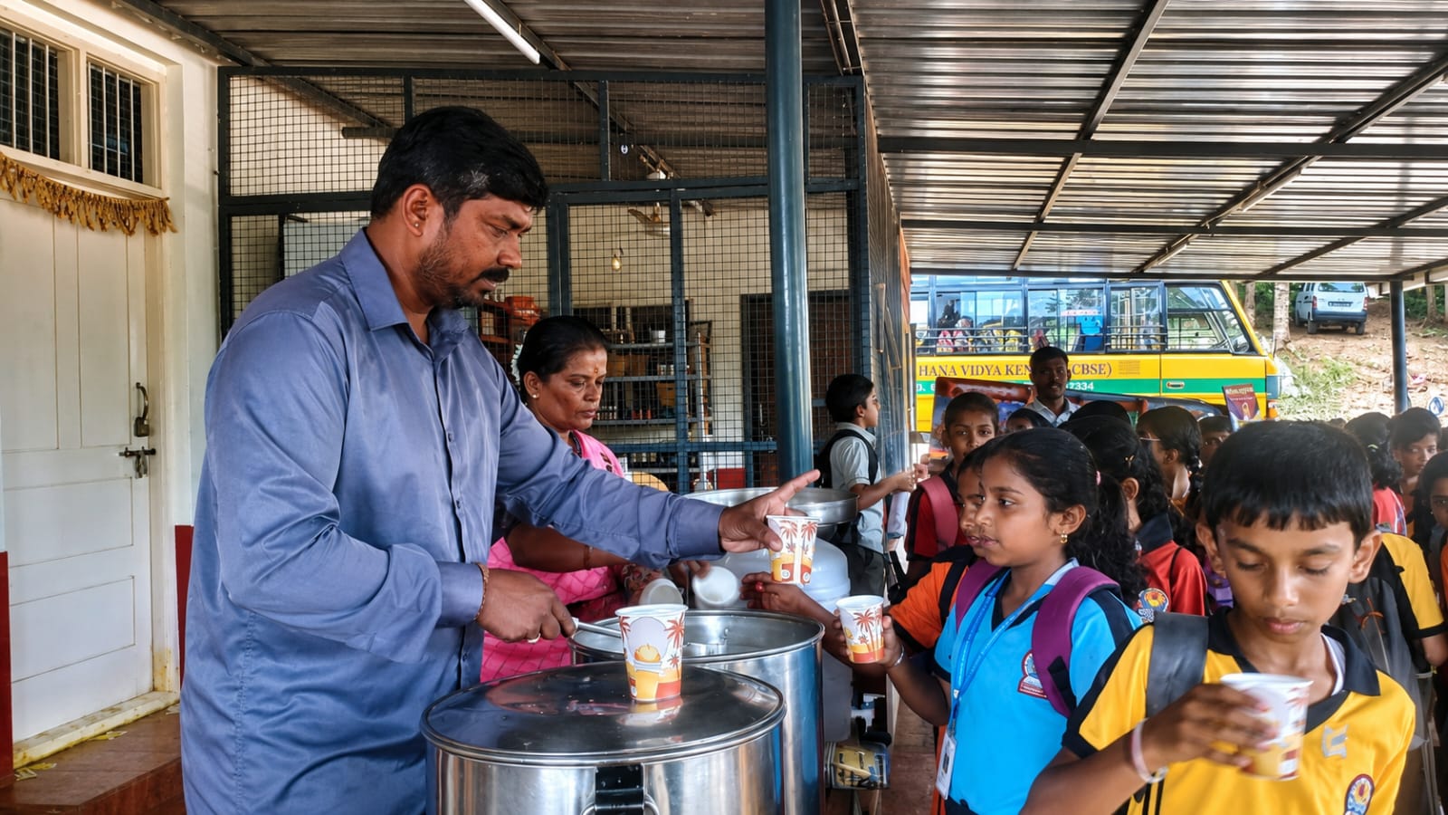 JGRVK – Ramamurthy Nagar students visit to Rashtrotthana Goshala (5)