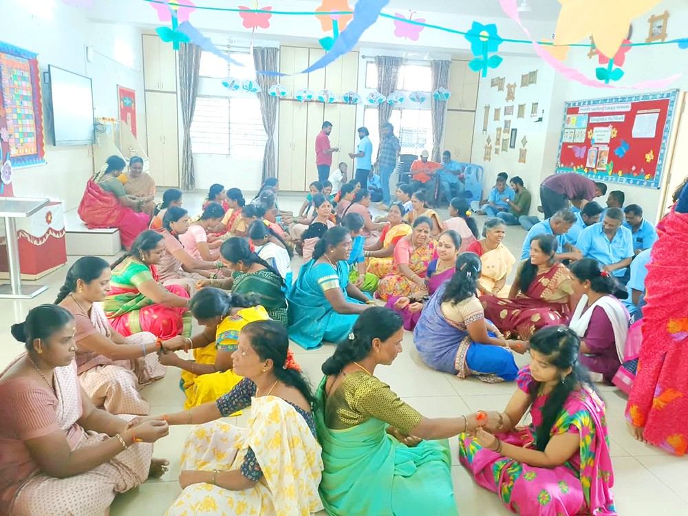 JGRVK – Ramamurthy Nagar Students Celebrate Raksha Bandhan Through Community Outreach in Bengaluru (2)
