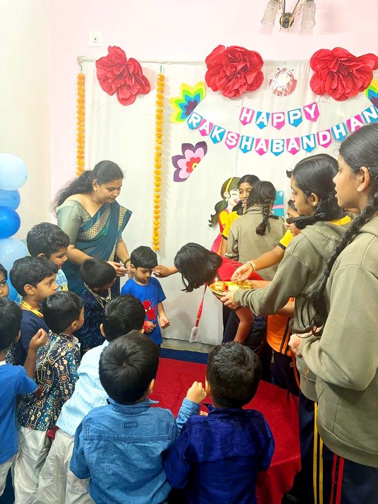 JGRVK – Ramamurthy Nagar Students Celebrate Raksha Bandhan Through Community Outreach in Bengaluru (3)