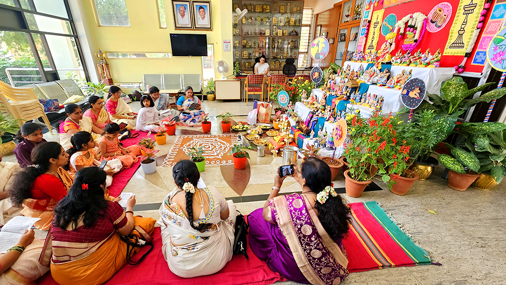 Navaratri Golu Puja and Bhajan Programme Held at JGRVK - Ramamurthy Nagar (4)